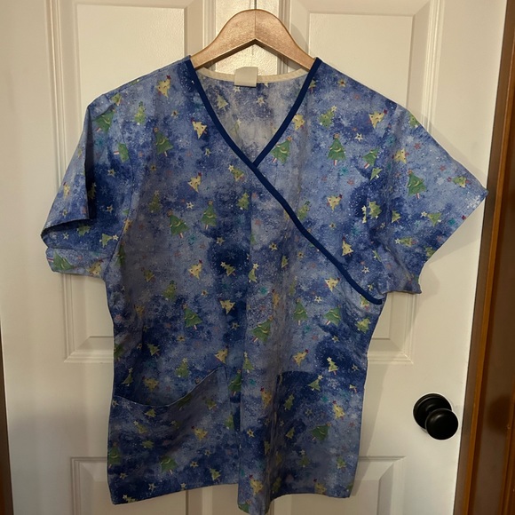 Two gently used women’s size large winter themed scrub tops - Picture 5 of 7